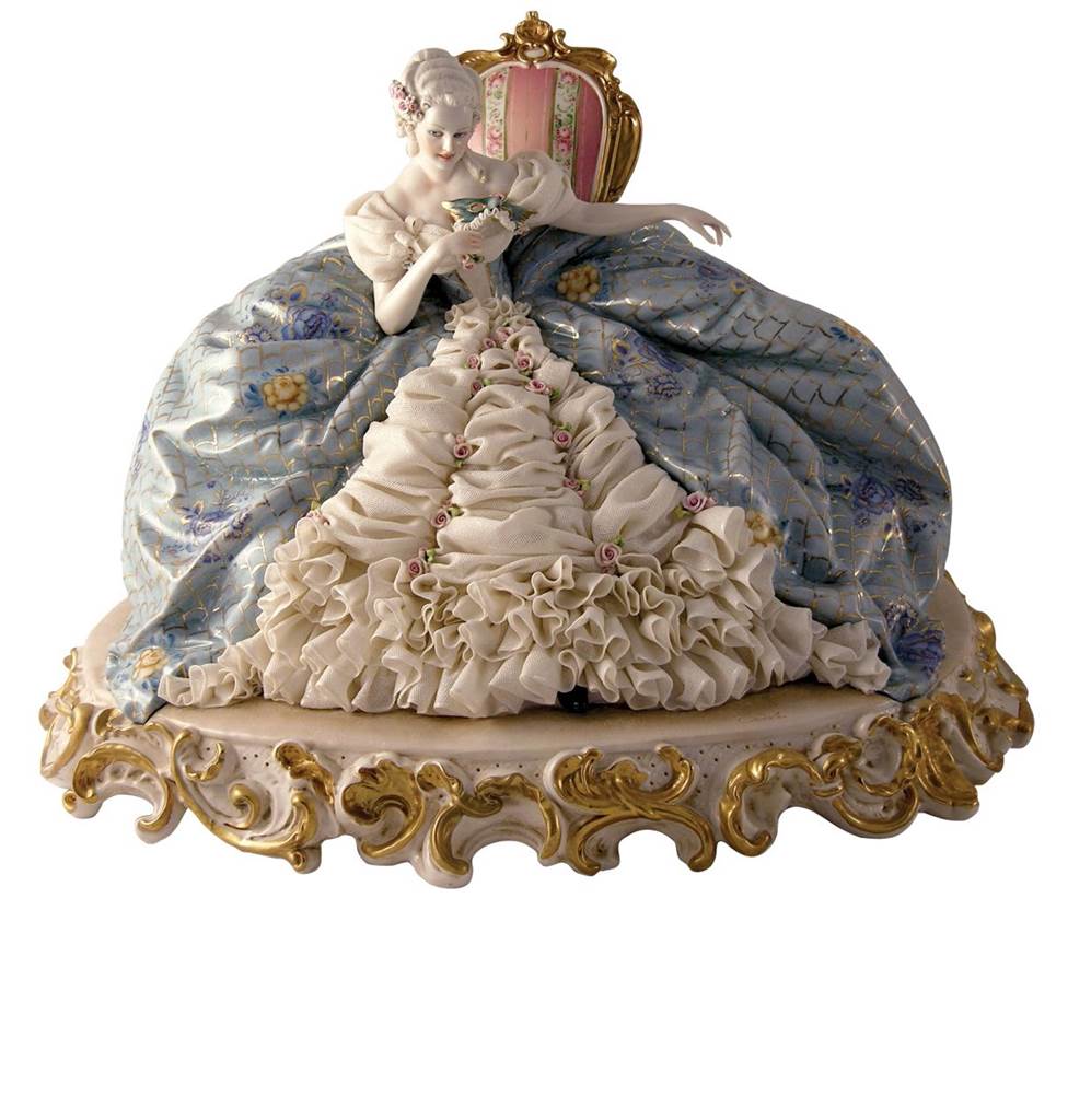 figurka porcelanowa kobiety